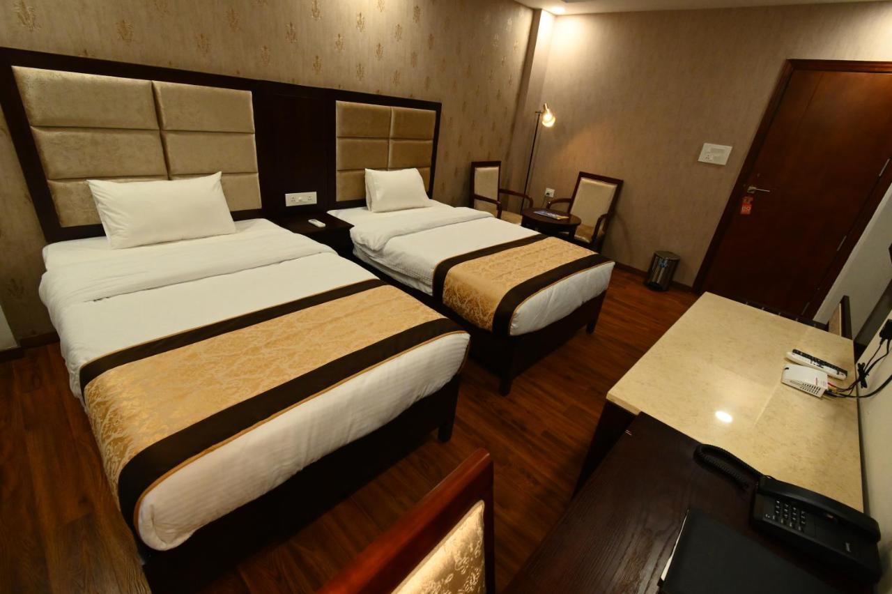 Faith Cricket Club & Resort Bhopal Bagian luar foto